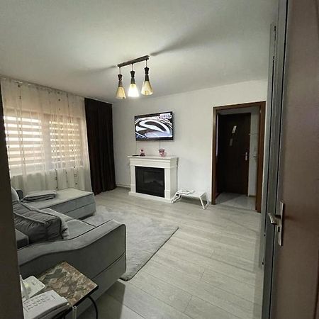 Apartament Gallamar Apartment Birlad ภายนอก รูปภาพ