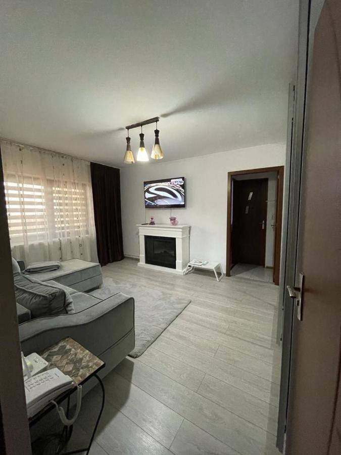 Apartament Gallamar Apartment Birlad ภายนอก รูปภาพ