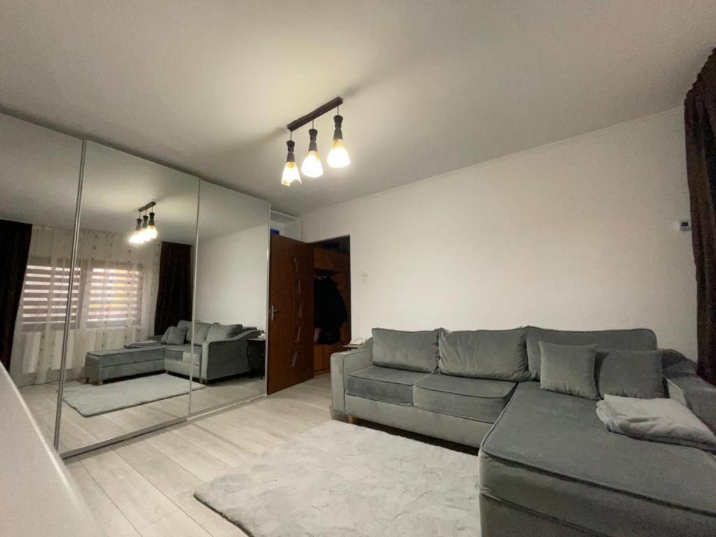 Apartament Gallamar Apartment Birlad ภายนอก รูปภาพ